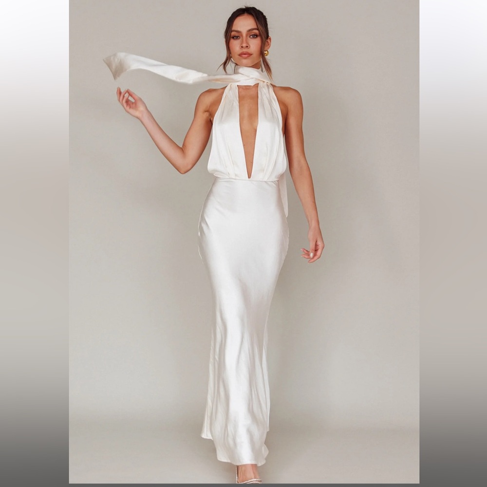 Selfie Leslie Italia Azure Halterneck Maxi Dress